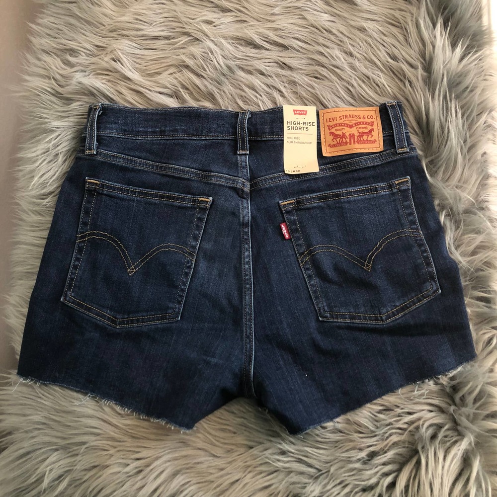 new nwt levi's high rise dark wash shorts size 30 - Picture 2 of 5